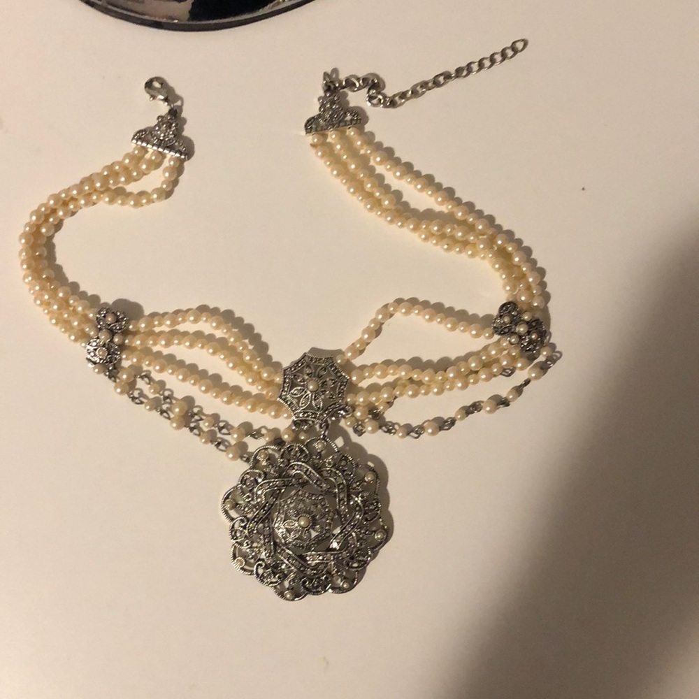 choker necklace
